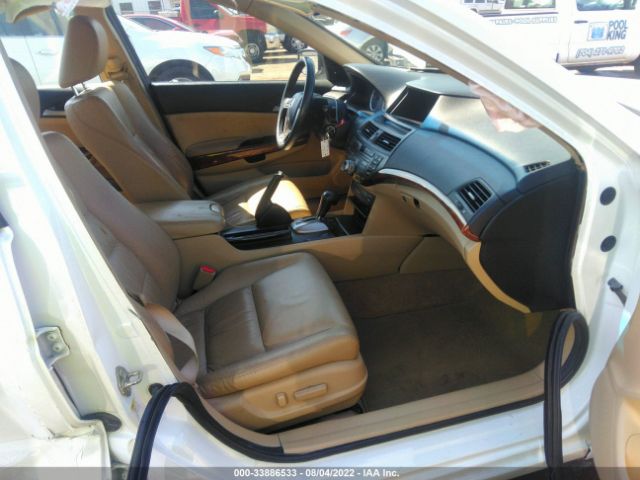 Photo 4 VIN: 1HGCP3F89BA025663 - HONDA ACCORD SDN 