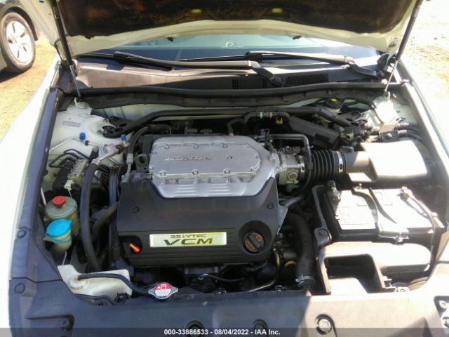 Photo 9 VIN: 1HGCP3F89BA025663 - HONDA ACCORD SDN 