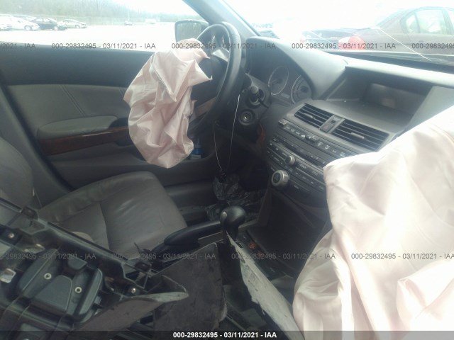 Photo 4 VIN: 1HGCP3F89CA016317 - HONDA ACCORD SDN 