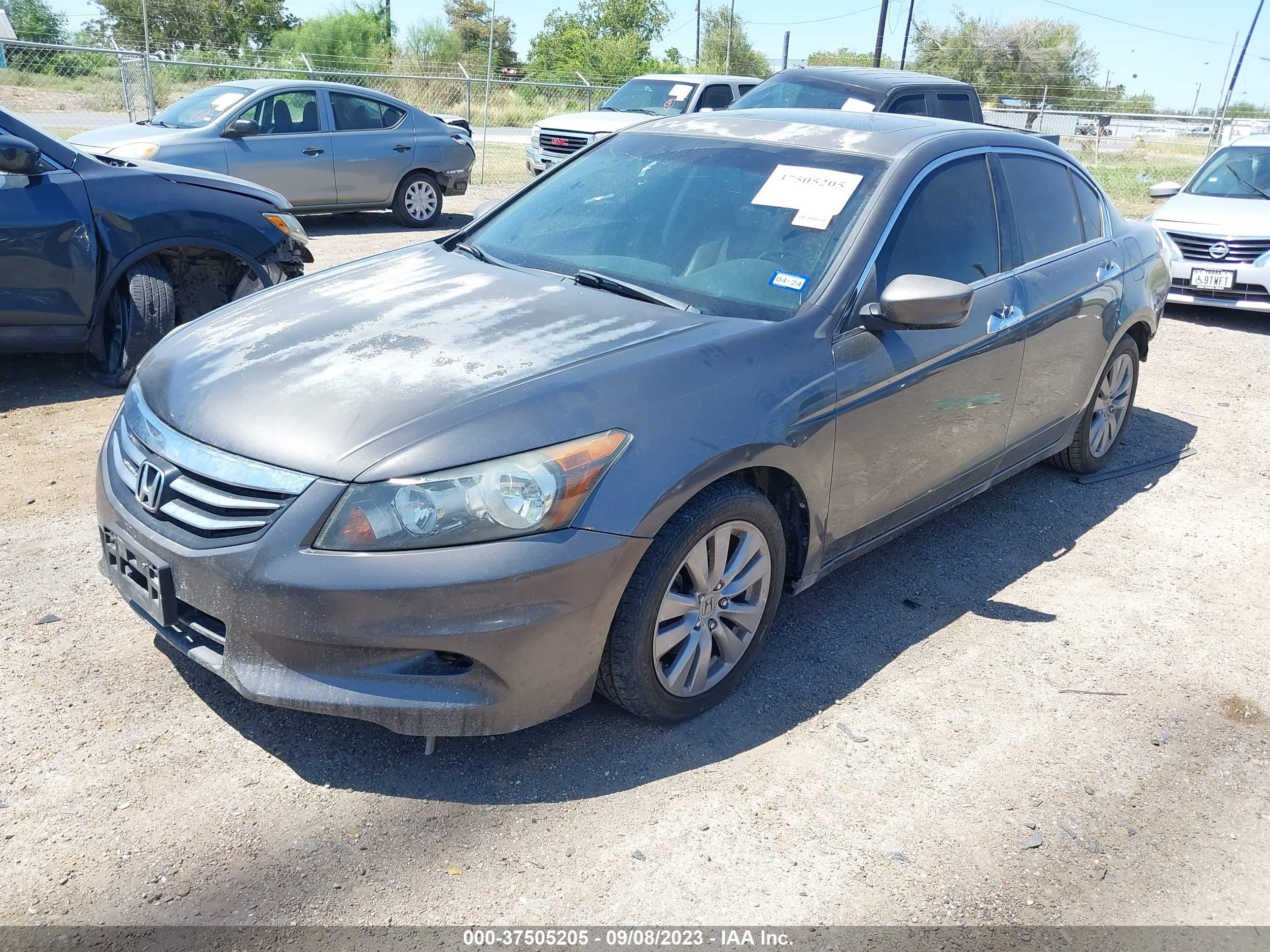 Photo 1 VIN: 1HGCP3F89CA033845 - HONDA ACCORD 