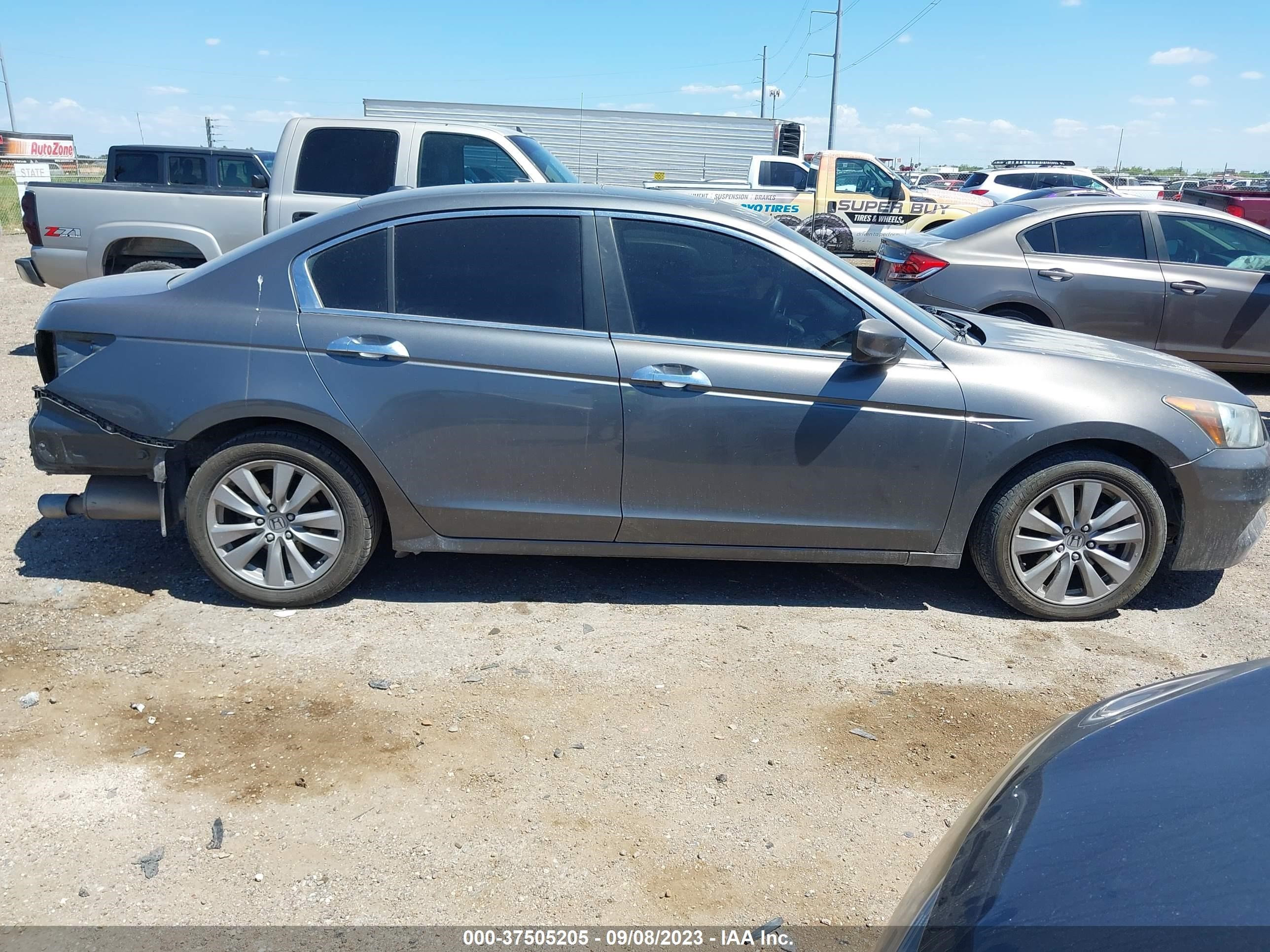 Photo 13 VIN: 1HGCP3F89CA033845 - HONDA ACCORD 