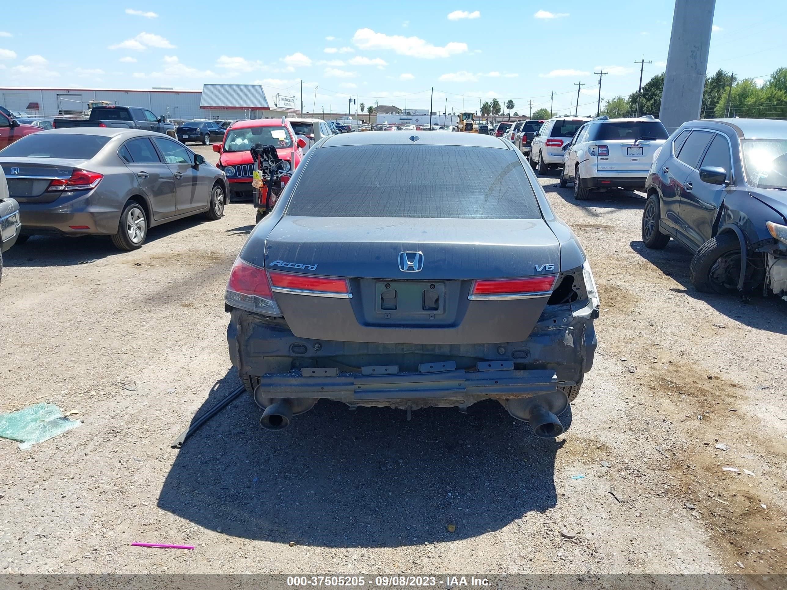 Photo 16 VIN: 1HGCP3F89CA033845 - HONDA ACCORD 