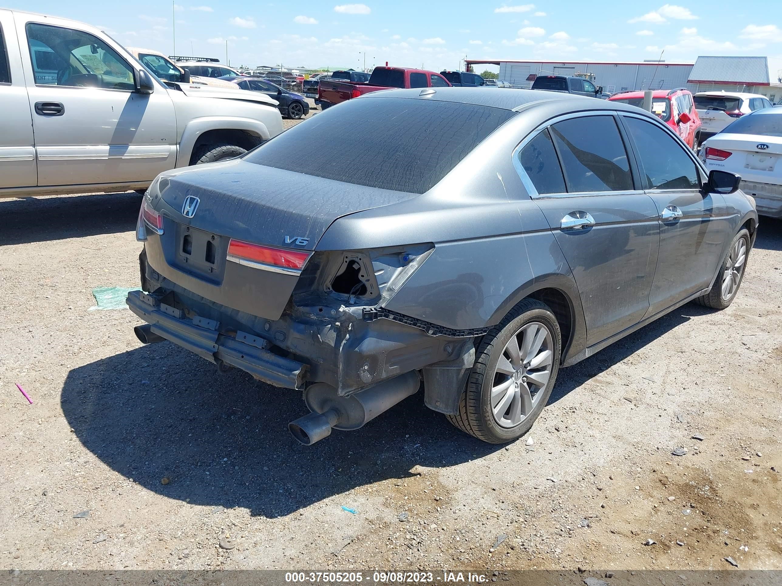 Photo 3 VIN: 1HGCP3F89CA033845 - HONDA ACCORD 