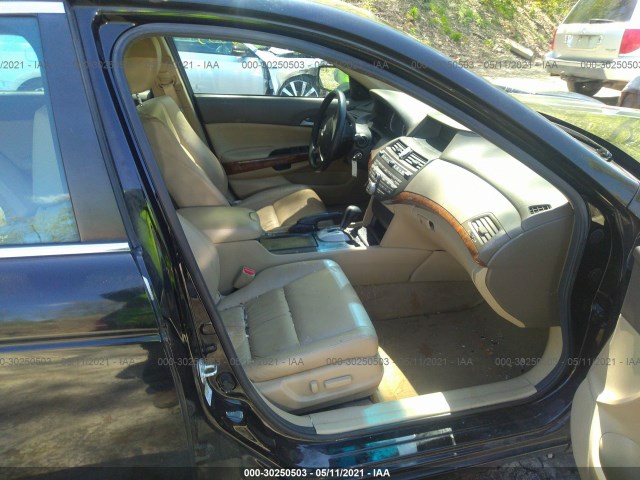 Photo 4 VIN: 1HGCP3F8XAA013116 - HONDA ACCORD SDN 