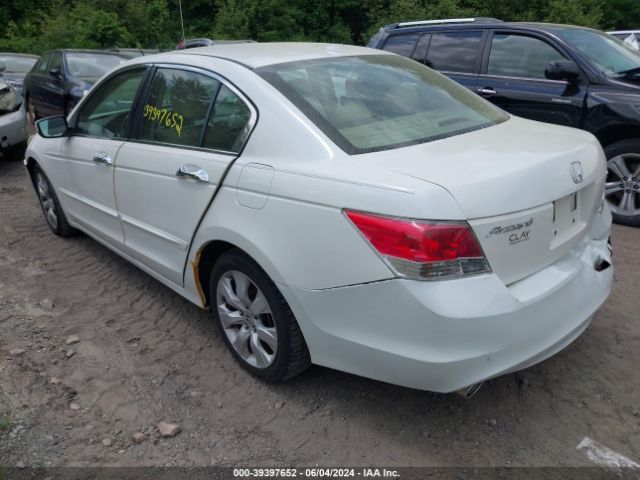 Photo 2 VIN: 1HGCP3F8XAA013200 - HONDA ACCORD 