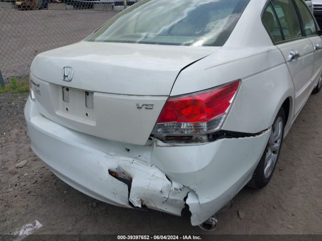 Photo 5 VIN: 1HGCP3F8XAA013200 - HONDA ACCORD 