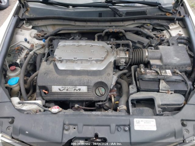 Photo 9 VIN: 1HGCP3F8XAA013200 - HONDA ACCORD 