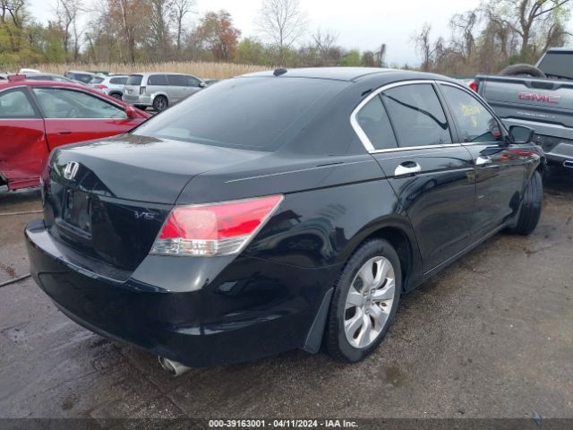 Photo 3 VIN: 1HGCP3F8XAA015853 - HONDA ACCORD 