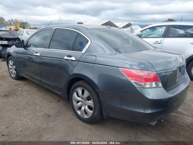 Photo 2 VIN: 1HGCP3F8XAA028084 - HONDA ACCORD 