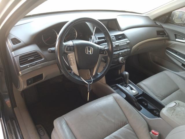 Photo 8 VIN: 1HGCP3F8XAA030255 - HONDA ACCORD EXL 