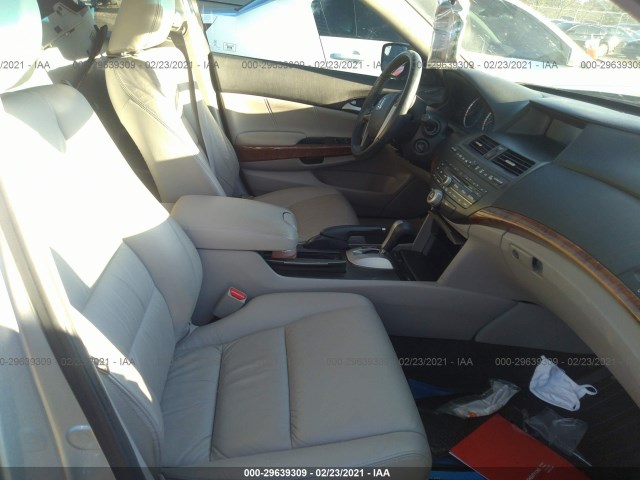 Photo 4 VIN: 1HGCP3F8XBA010492 - HONDA ACCORD SDN 