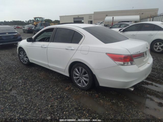 Photo 2 VIN: 1HGCP3F8XBA027826 - HONDA ACCORD SDN 