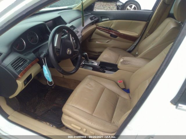 Photo 4 VIN: 1HGCP3F8XBA027826 - HONDA ACCORD SDN 