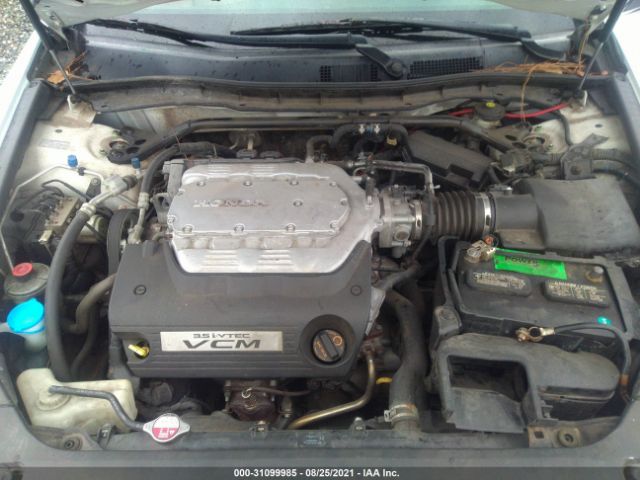 Photo 9 VIN: 1HGCP3F8XBA027826 - HONDA ACCORD SDN 