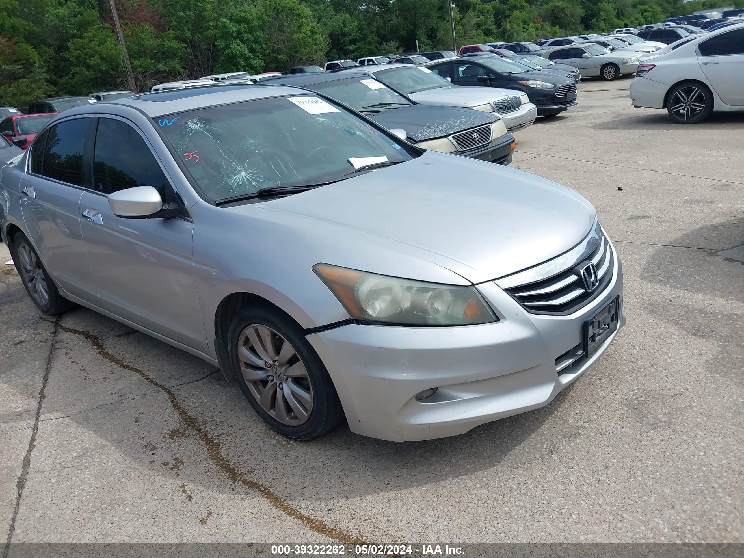 Photo 0 VIN: 1HGCP3F8XBA029964 - HONDA ACCORD 