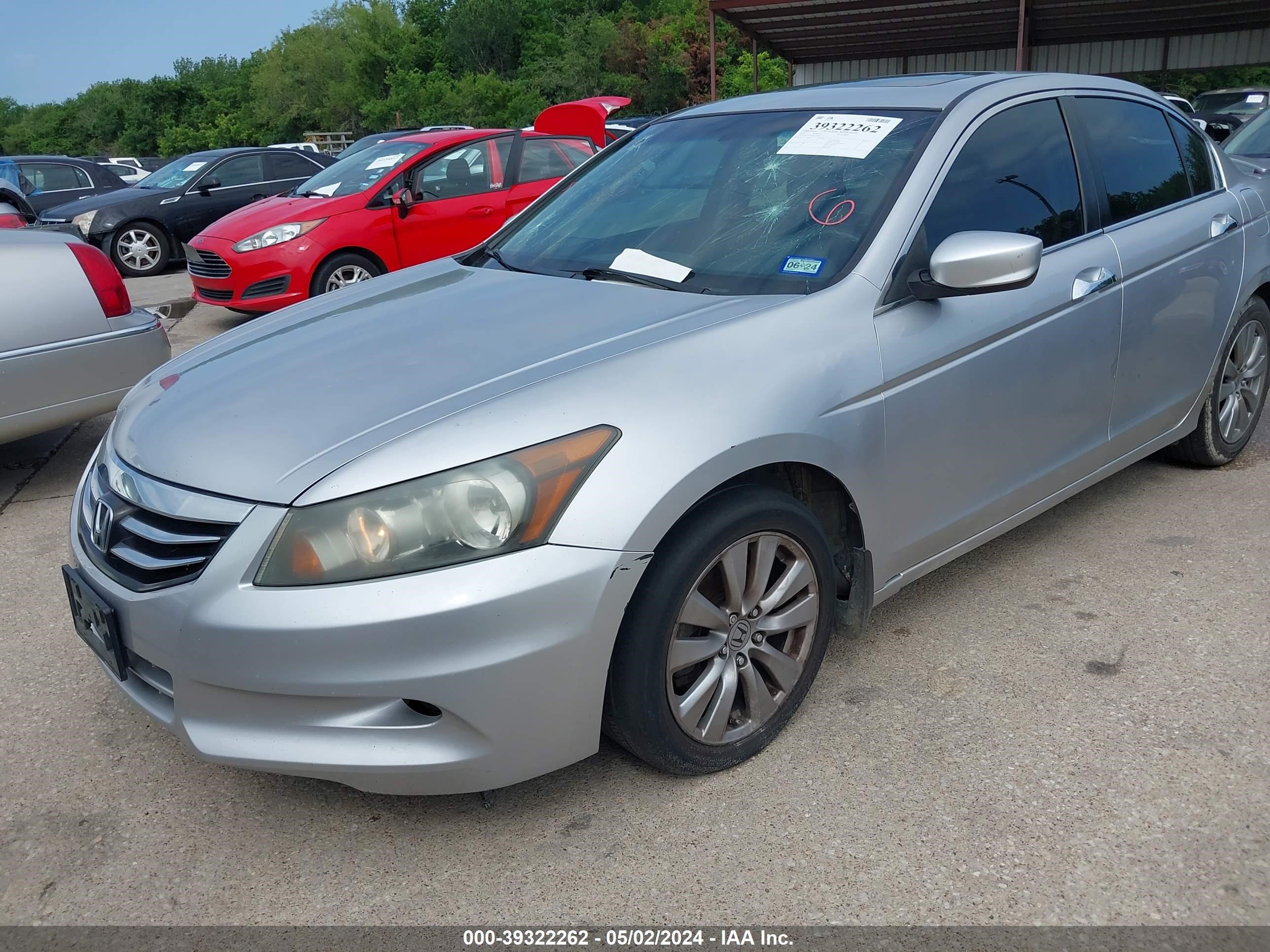 Photo 1 VIN: 1HGCP3F8XBA029964 - HONDA ACCORD 