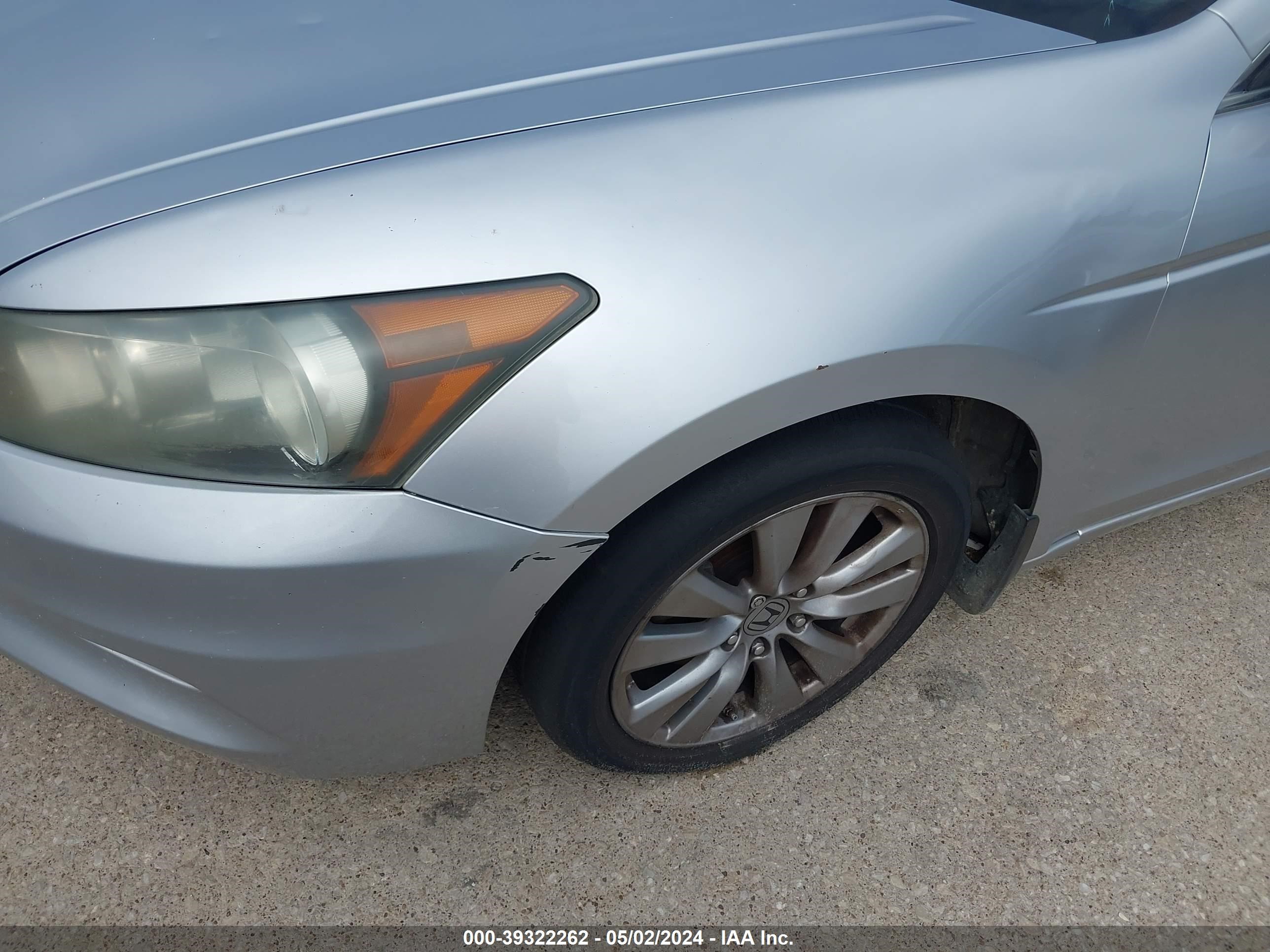 Photo 5 VIN: 1HGCP3F8XBA029964 - HONDA ACCORD 