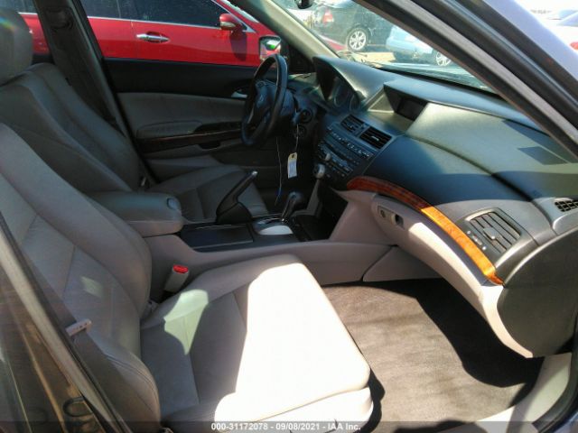 Photo 4 VIN: 1HGCP3F8XCA030422 - HONDA ACCORD SDN 