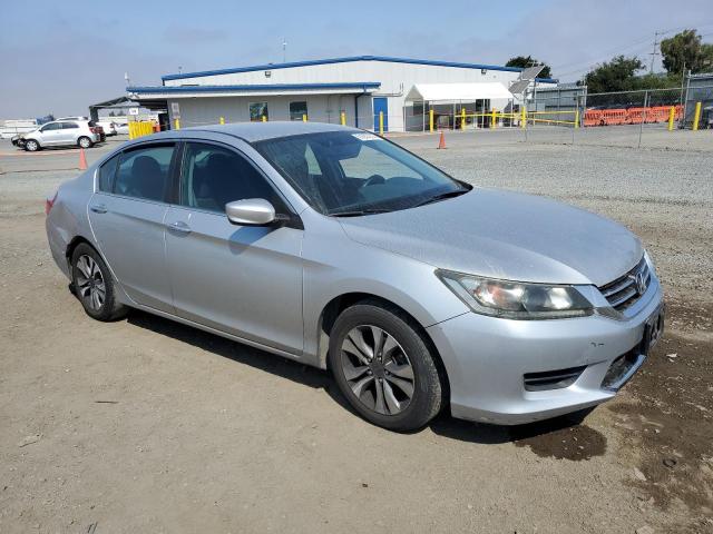 Photo 3 VIN: 1HGCR2E38DA053452 - HONDA ACCORD LX 