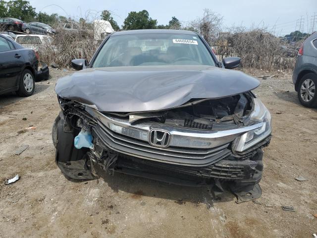 Photo 4 VIN: 1HGCR2E3XHA186929 - HONDA ACCORD LX 