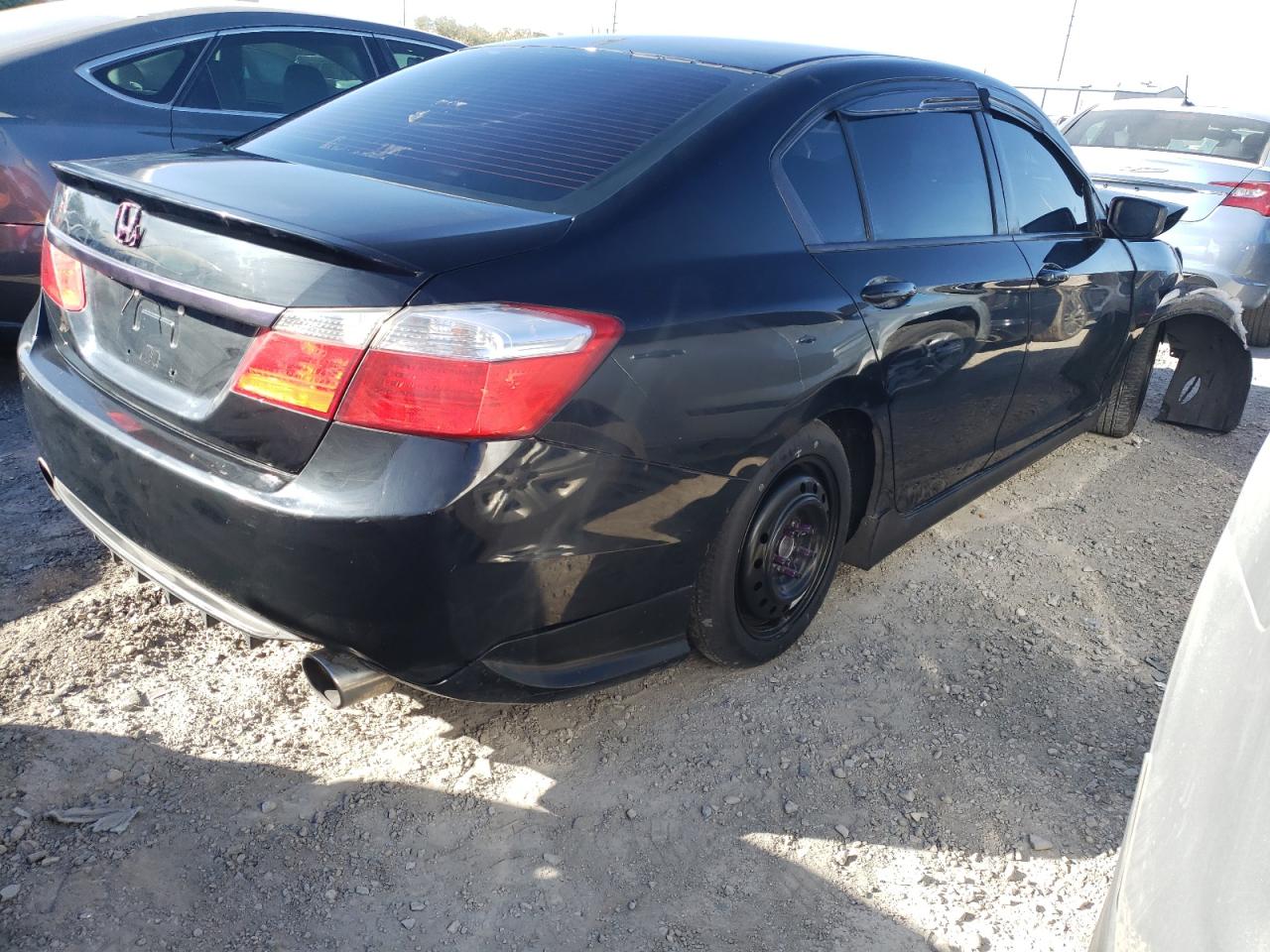 Photo 2 VIN: 1HGCR2E54FA098375 - HONDA ACCORD 