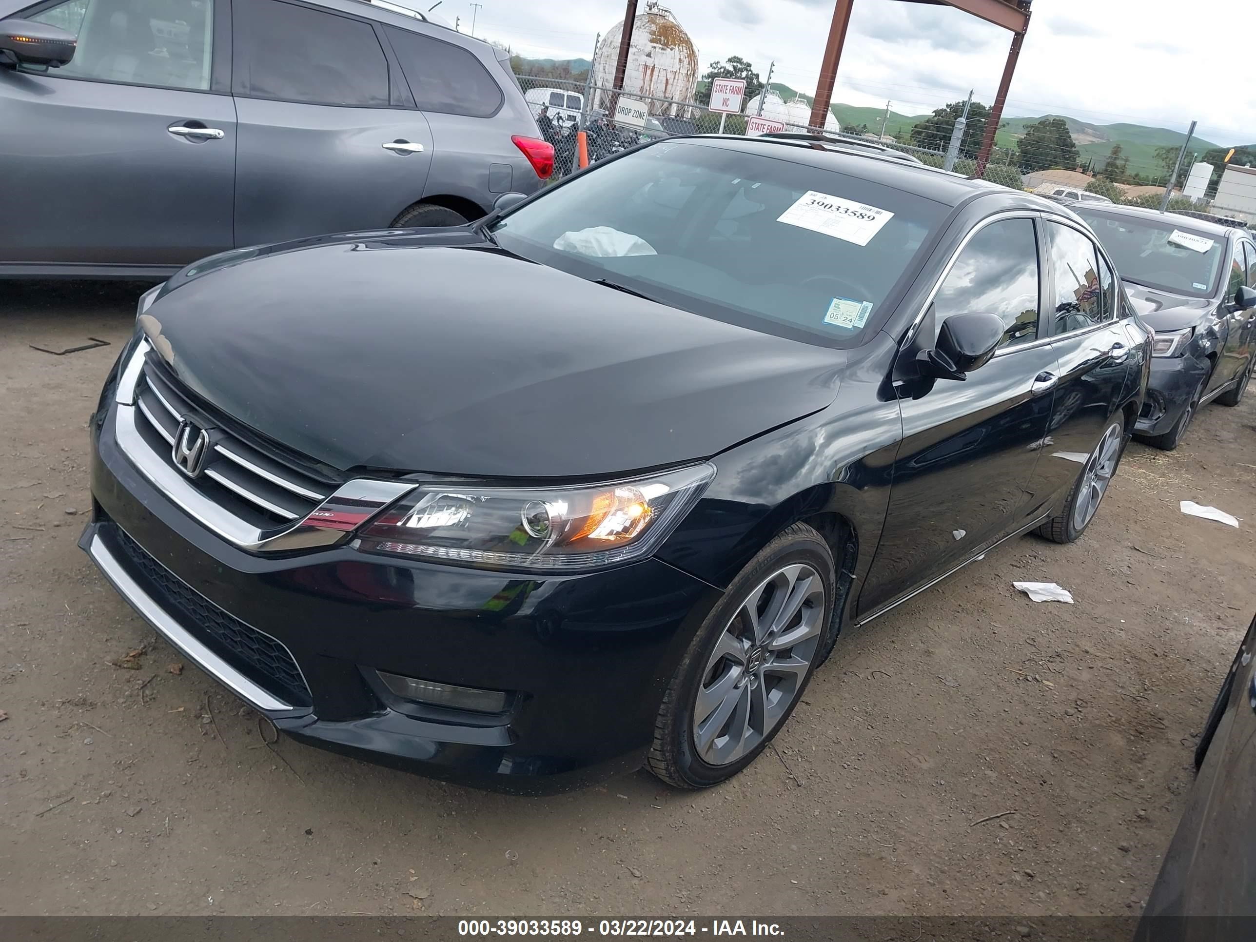 Photo 1 VIN: 1HGCR2E59EA134995 - HONDA ACCORD 