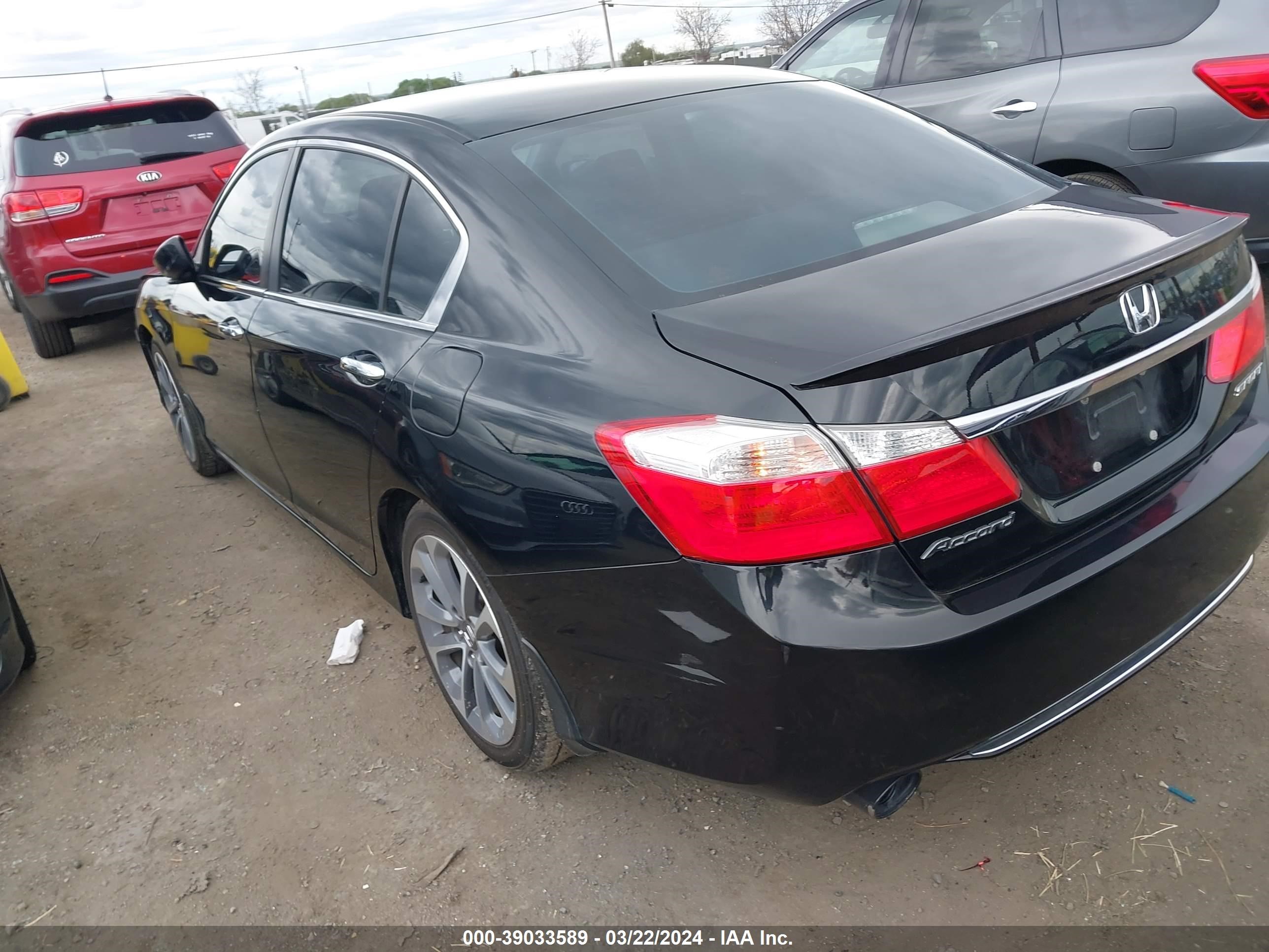 Photo 2 VIN: 1HGCR2E59EA134995 - HONDA ACCORD 