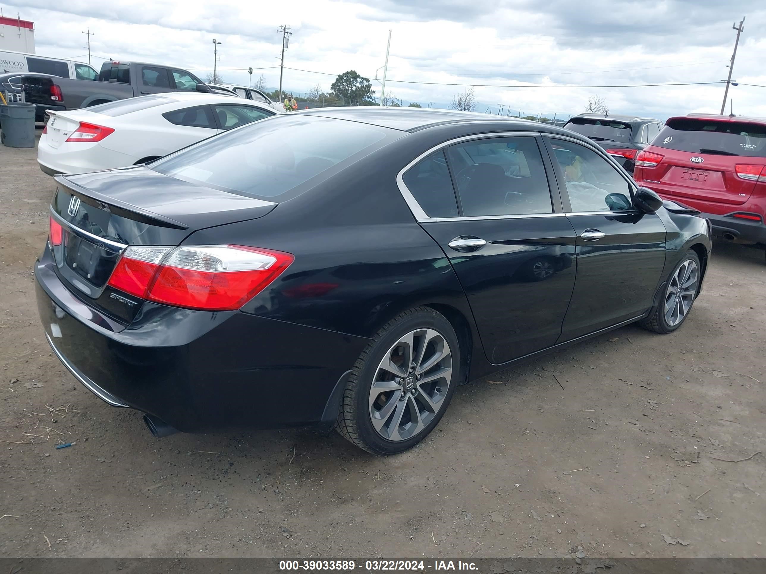 Photo 3 VIN: 1HGCR2E59EA134995 - HONDA ACCORD 