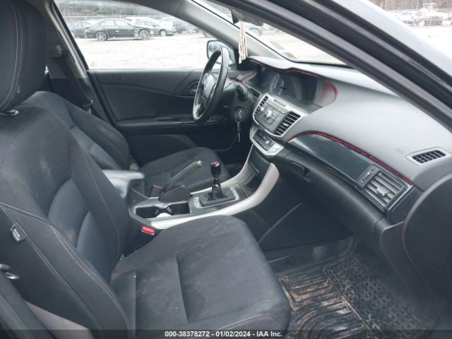 Photo 4 VIN: 1HGCR2E5XFA019145 - HONDA ACCORD 