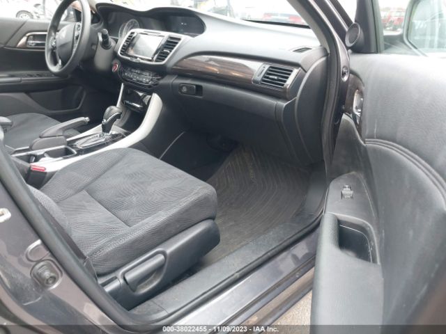 Photo 4 VIN: 1HGCR2F02HA215506 - HONDA ACCORD 