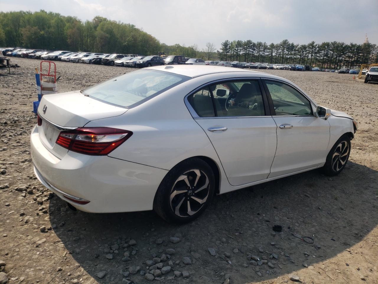 Photo 2 VIN: 1HGCR2F04HA081534 - HONDA ACCORD 