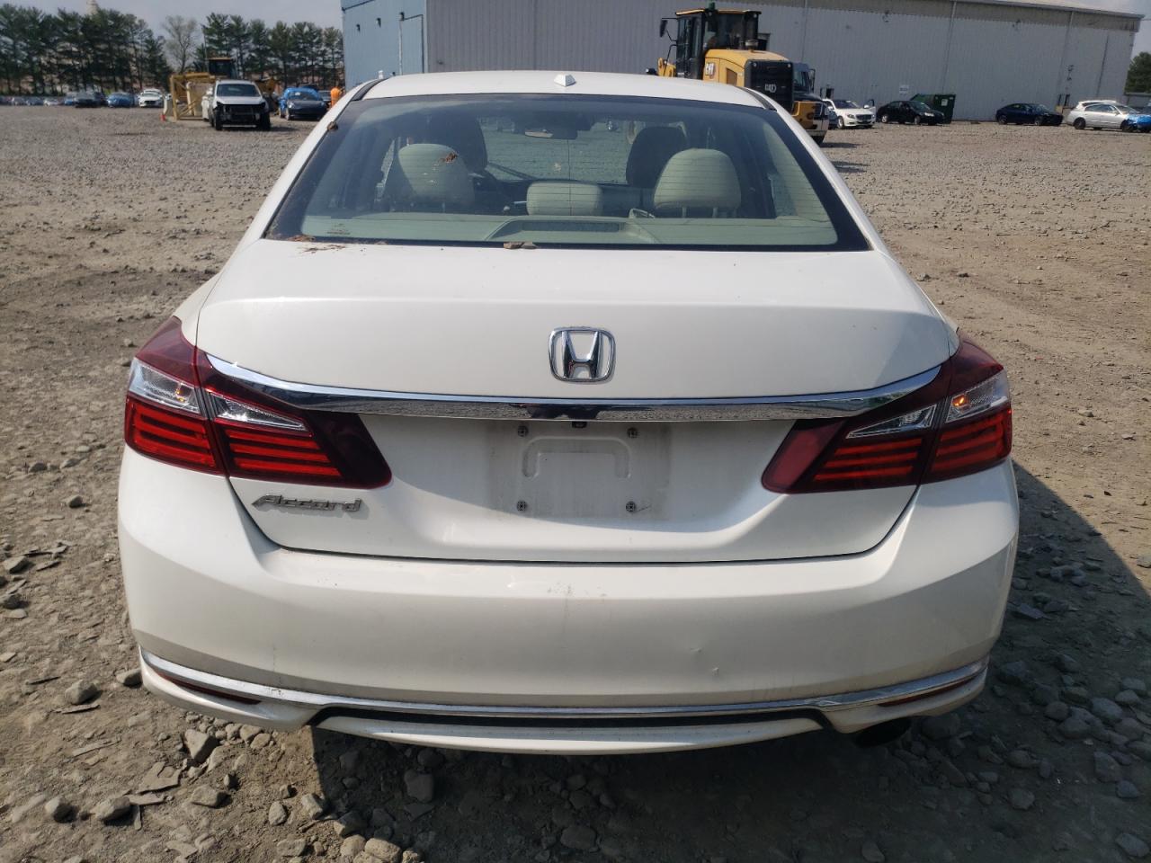 Photo 5 VIN: 1HGCR2F04HA081534 - HONDA ACCORD 