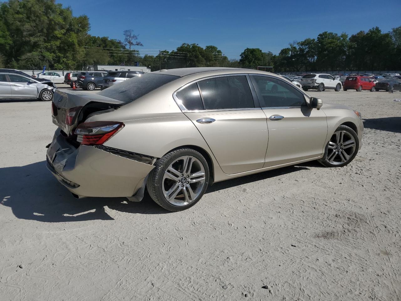 Photo 2 VIN: 1HGCR2F08GA001683 - HONDA ACCORD 