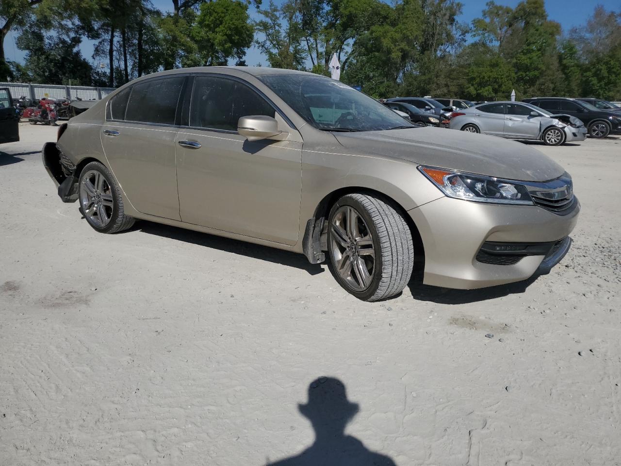 Photo 3 VIN: 1HGCR2F08GA001683 - HONDA ACCORD 