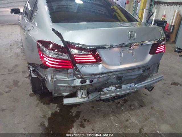 Photo 5 VIN: 1HGCR2F0XHA213115 - HONDA ACCORD 