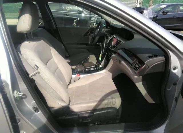 Photo 4 VIN: 1HGCR2F0XHA224650 - HONDA ACCORD SEDAN 