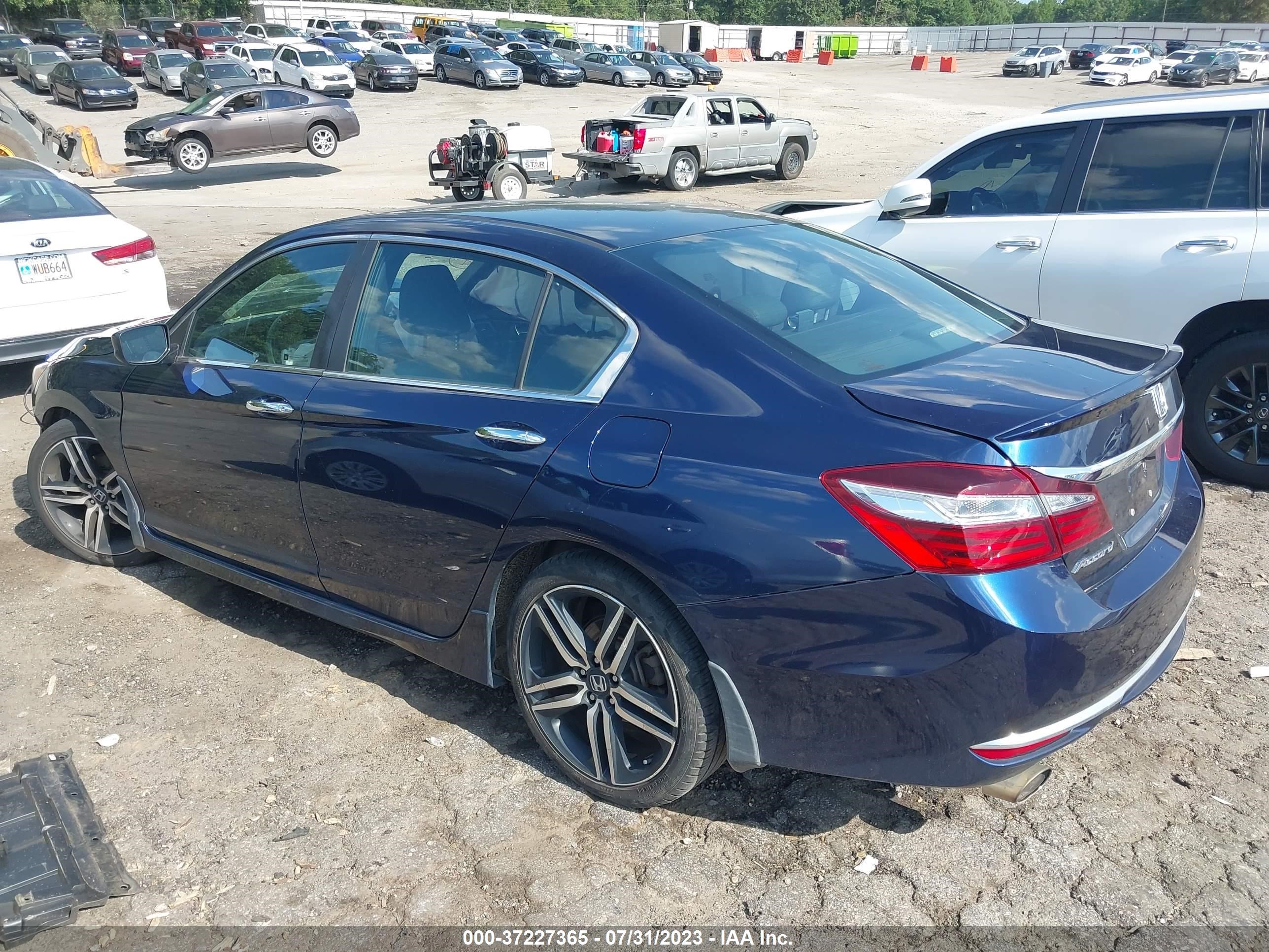 Photo 2 VIN: 1HGCR2F10HA036101 - HONDA ACCORD 