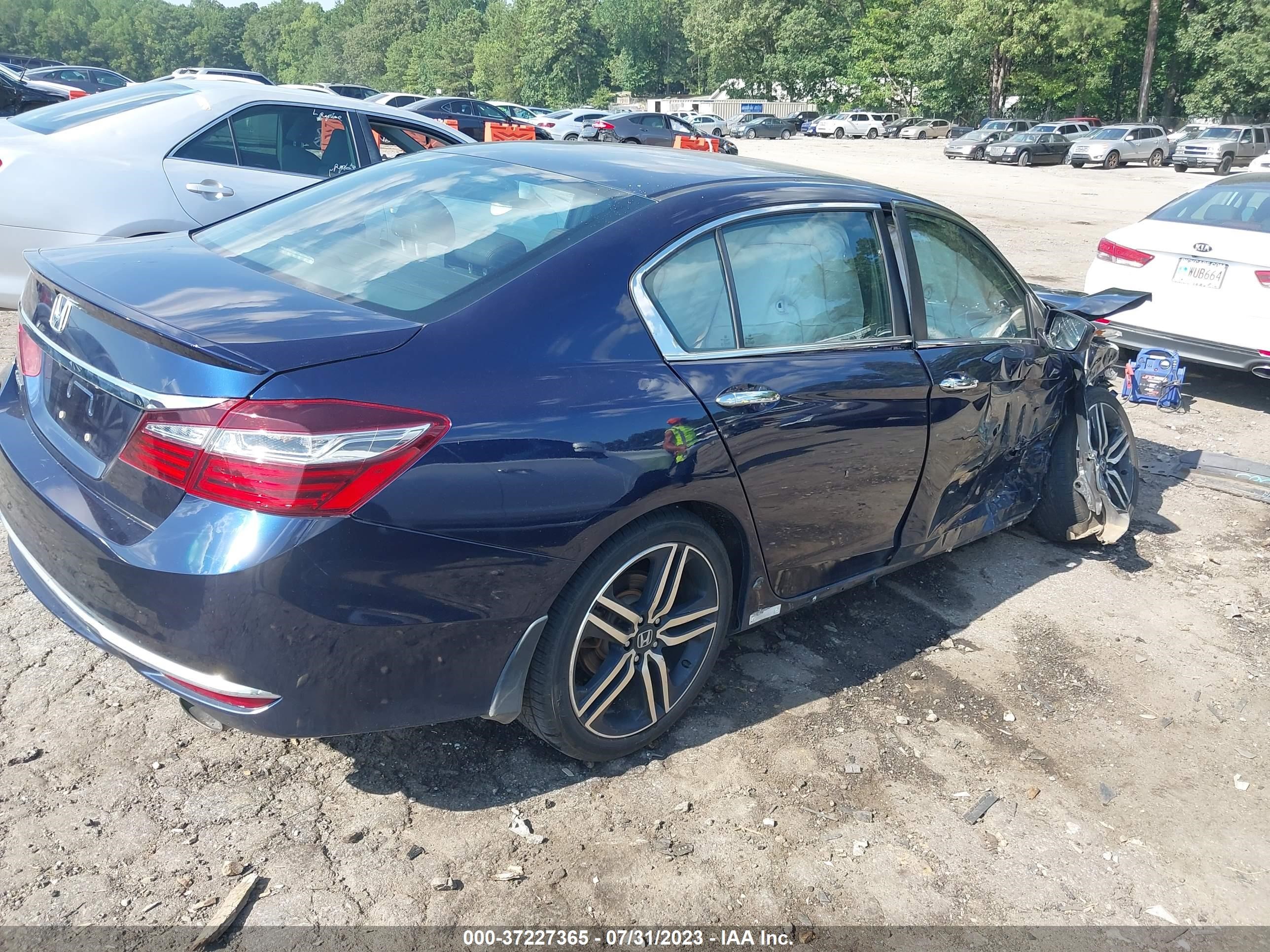 Photo 3 VIN: 1HGCR2F10HA036101 - HONDA ACCORD 