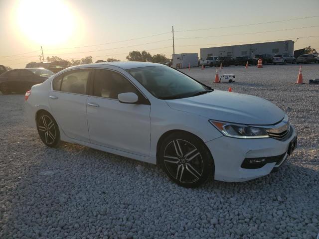 Photo 3 VIN: 1HGCR2F10HA081250 - HONDA ACCORD SPO 