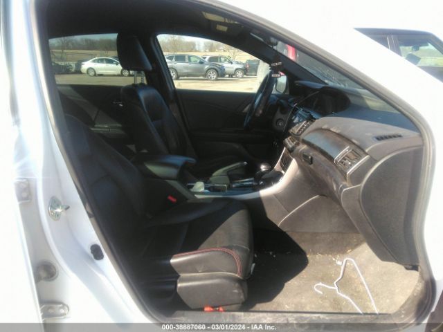 Photo 4 VIN: 1HGCR2F10HA171627 - HONDA ACCORD 