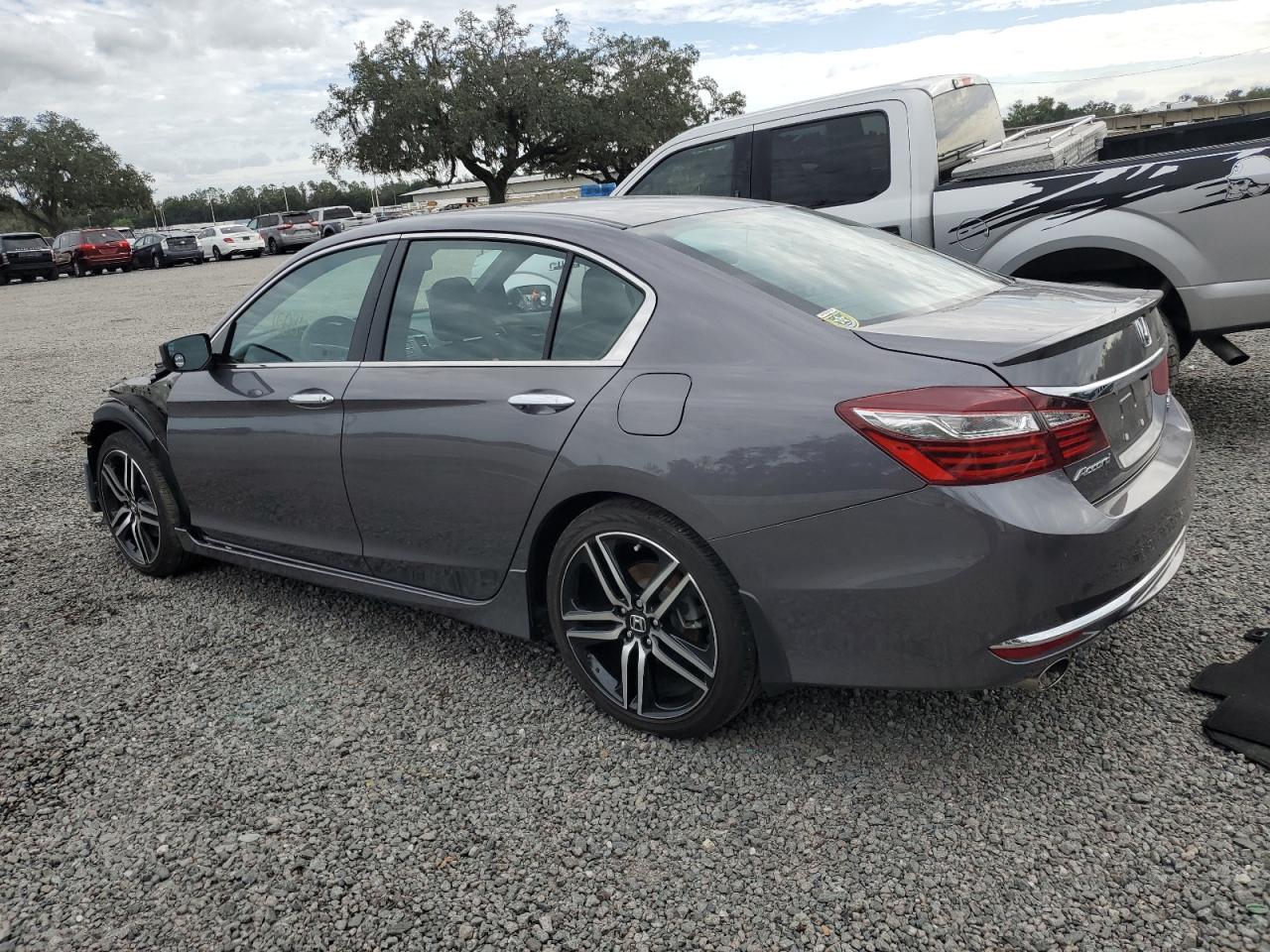 Photo 1 VIN: 1HGCR2F10HA295770 - HONDA ACCORD 