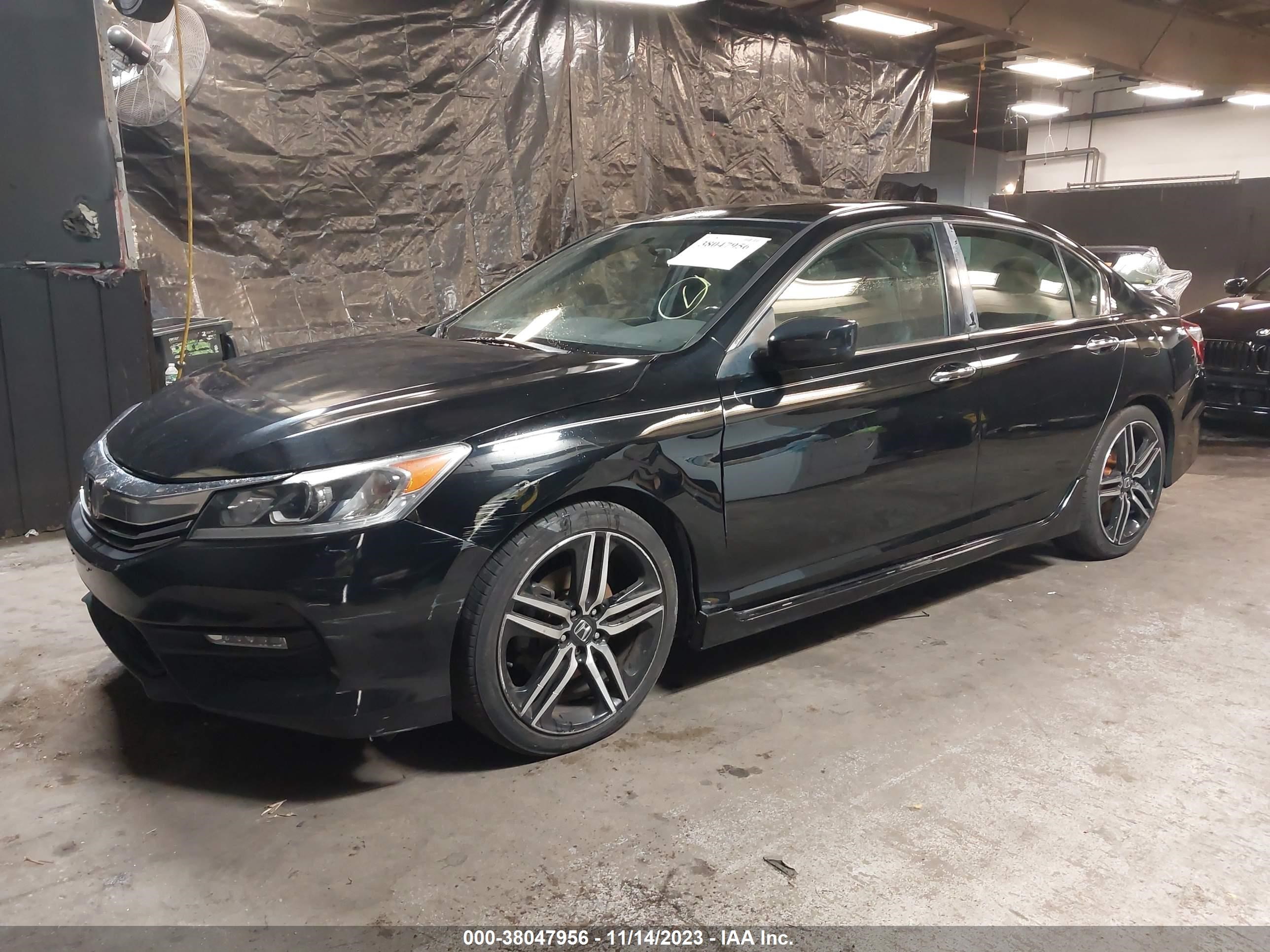 Photo 1 VIN: 1HGCR2F11HA065669 - HONDA ACCORD 