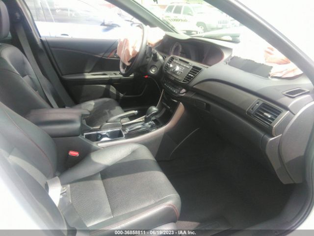 Photo 4 VIN: 1HGCR2F12HA160595 - HONDA ACCORD 