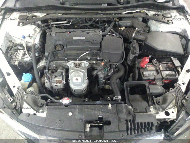 Photo 9 VIN: 1HGCR2F12HA186985 - HONDA ACCORD SEDAN 