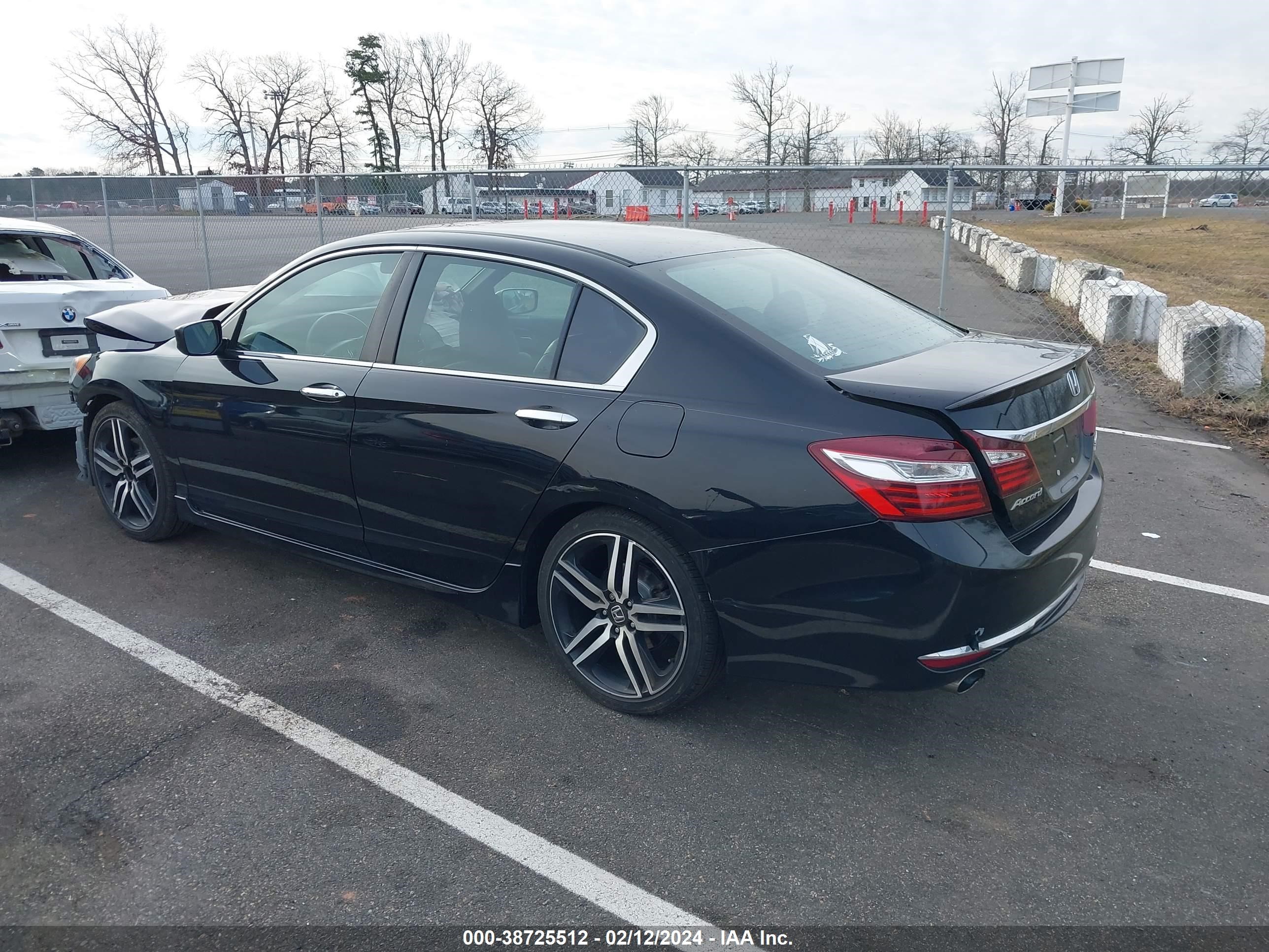 Photo 2 VIN: 1HGCR2F12HA204773 - HONDA ACCORD 