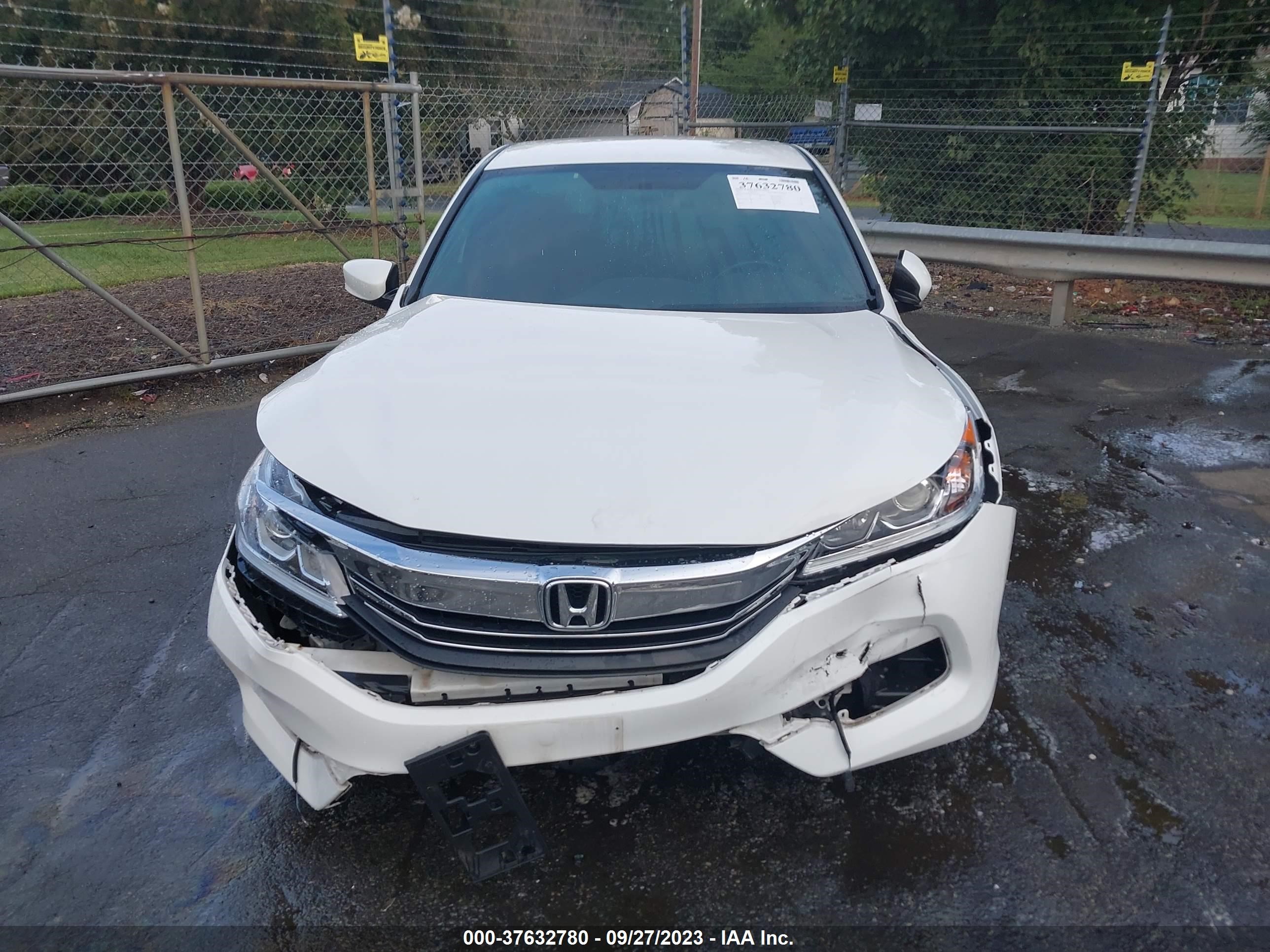 Photo 11 VIN: 1HGCR2F13HA031197 - HONDA ACCORD 