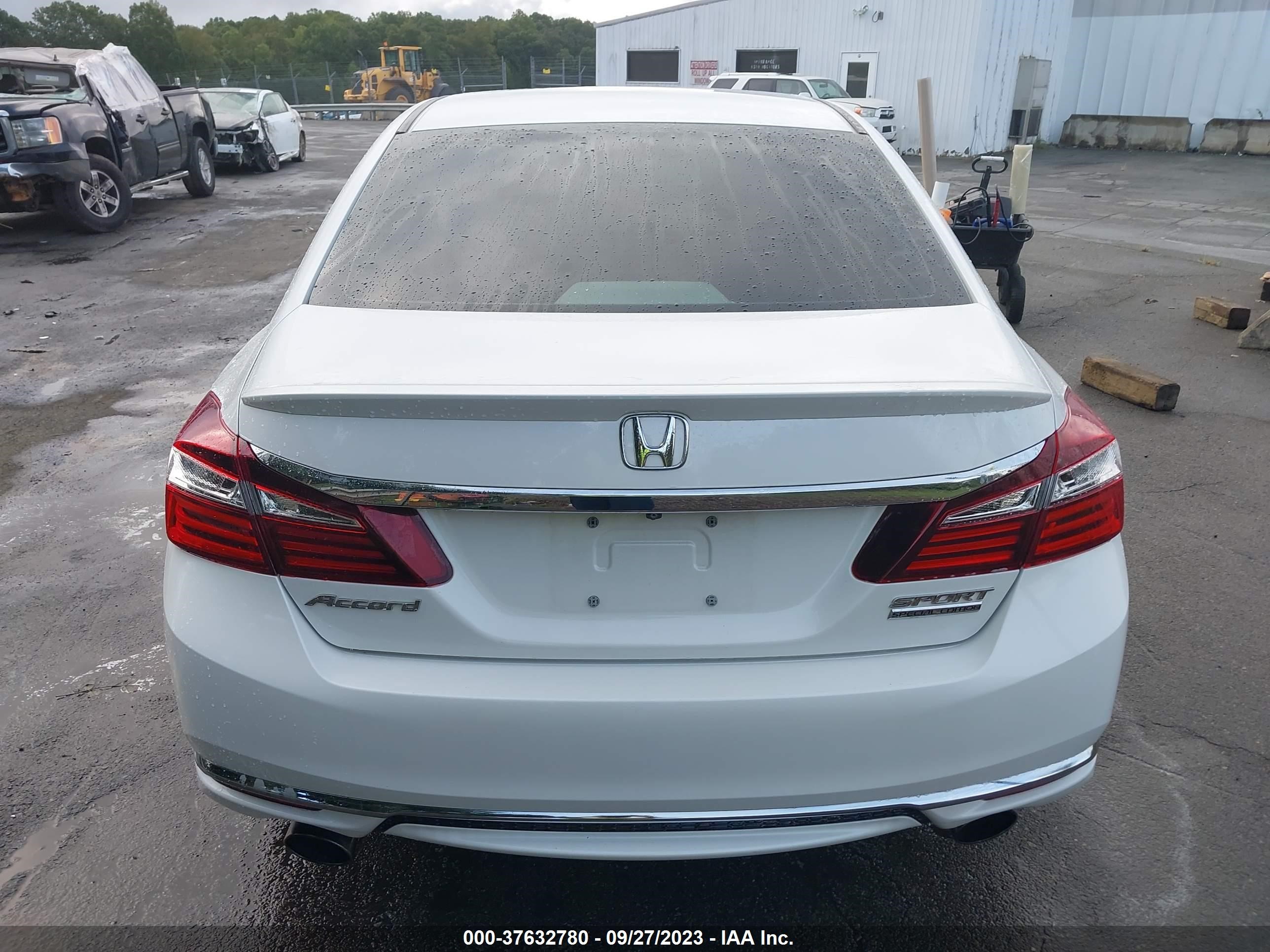 Photo 15 VIN: 1HGCR2F13HA031197 - HONDA ACCORD 