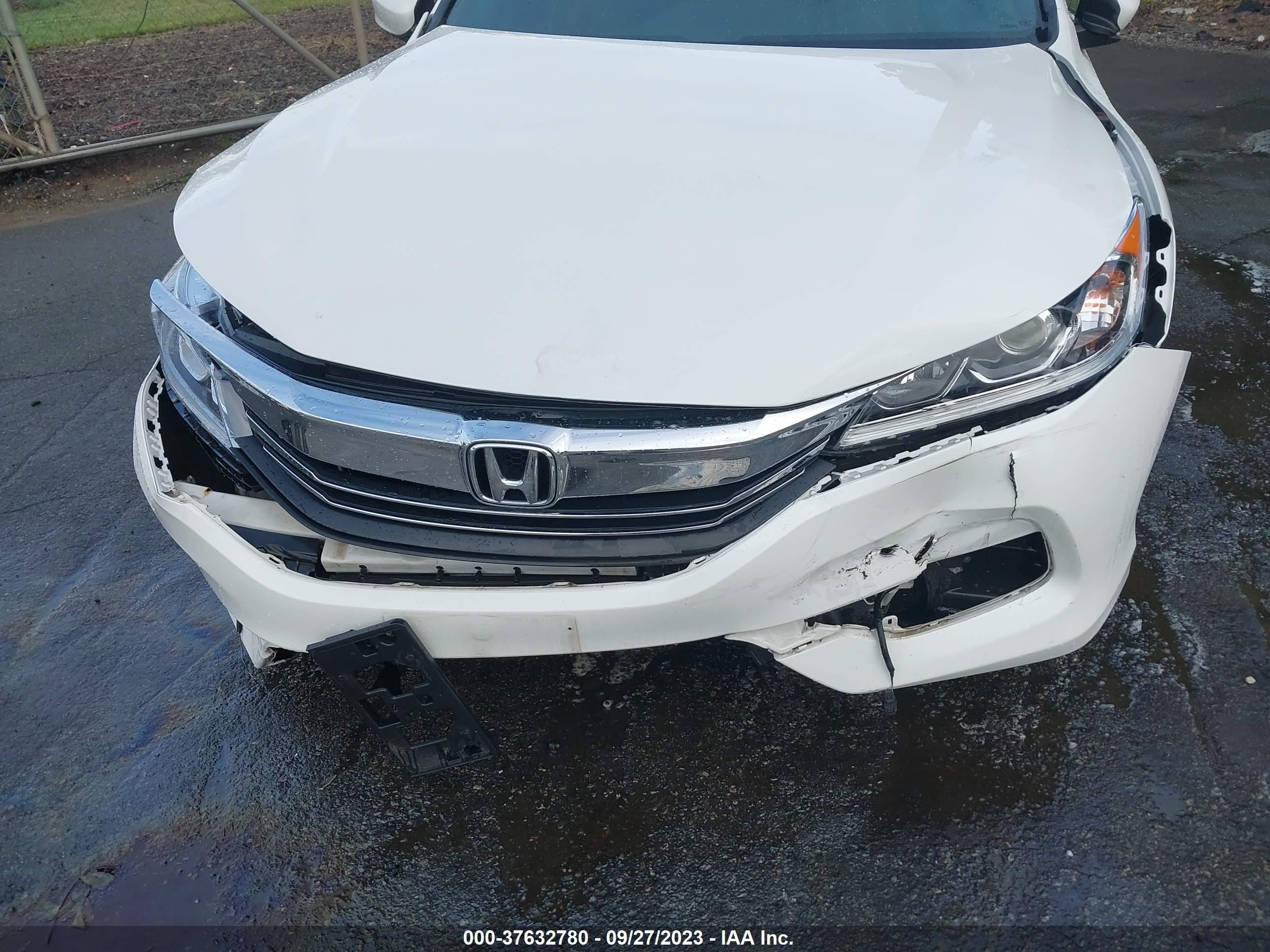 Photo 5 VIN: 1HGCR2F13HA031197 - HONDA ACCORD 