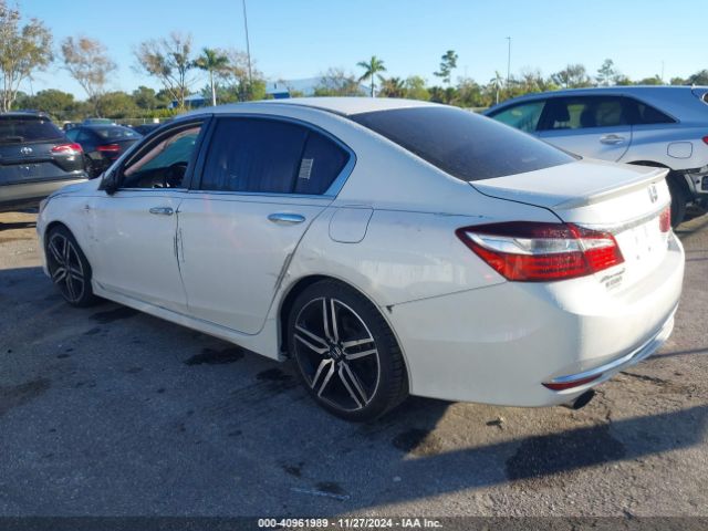 Photo 2 VIN: 1HGCR2F13HA127718 - HONDA ACCORD 