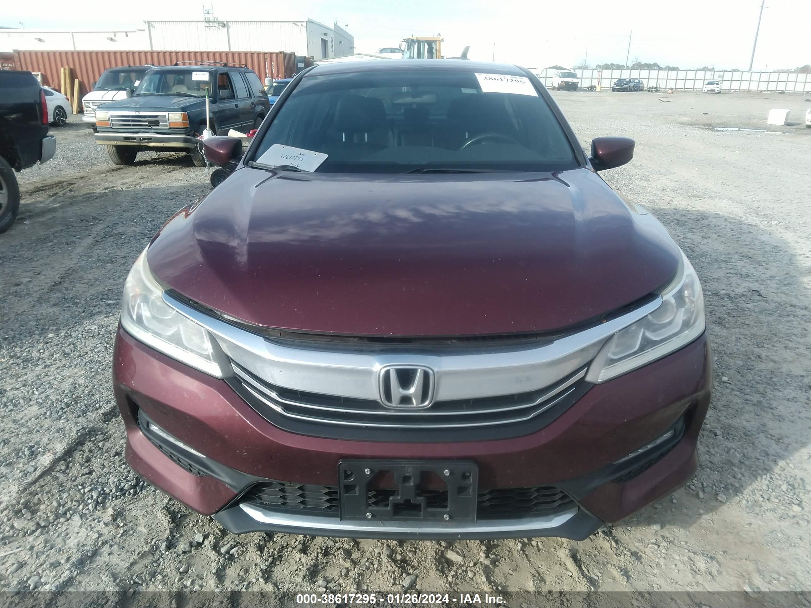 Photo 5 VIN: 1HGCR2F13HA156765 - HONDA ACCORD 